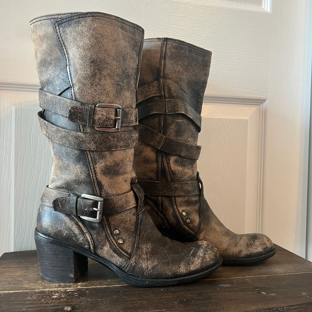 Nine West Brown buckled strapped Boots size 8 1/2